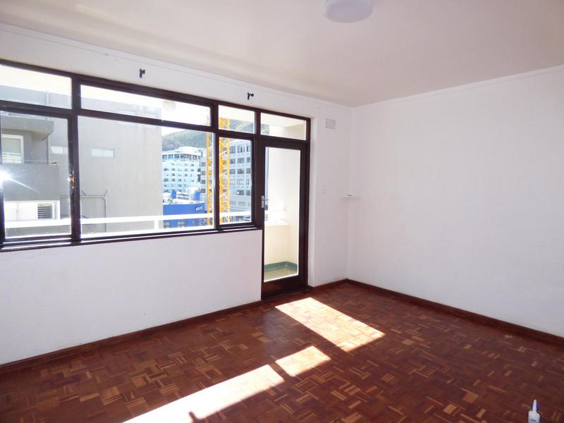 To Let 1 Bedroom Property for Rent in Sea Point Western Cape